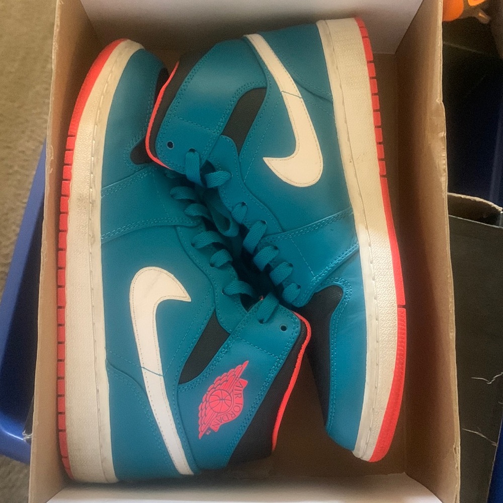 Air Jordan 1 Mid